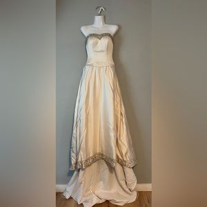 Size 2 Wedding Gown